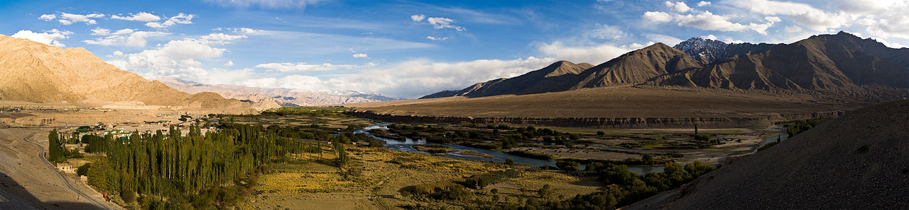 1280px-Indus_Valley_near_Leh.jpg