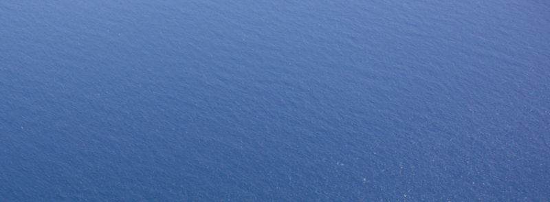800px-La_mer_pour_motif_ou_fond.jpg