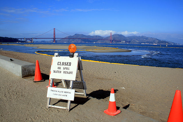 640px-Oil_spill_in_san_francisc_bay_1 28 05 15.jpg