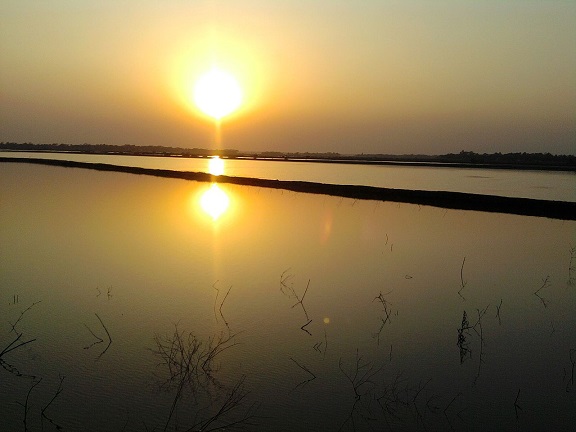 Amazing_sunset_of_Sundarbans.jpg