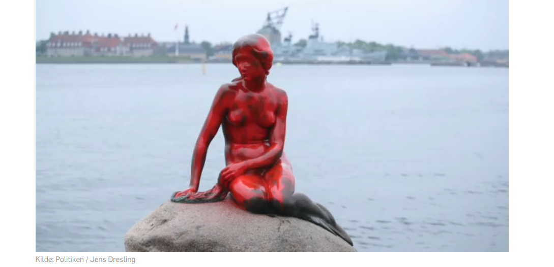 Pour dénoncer le massacre de baleines aux îles Féroé, la Petite Sirène de Copenhague a été ensanglantée