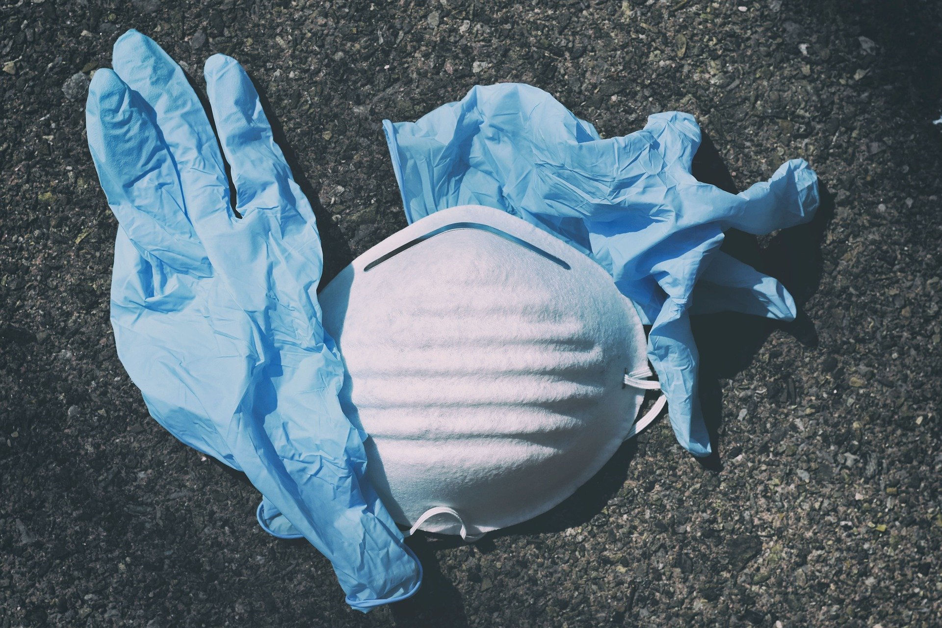 Masques, gants… la crise sanitaire pourrait aggraver la pollution plastique